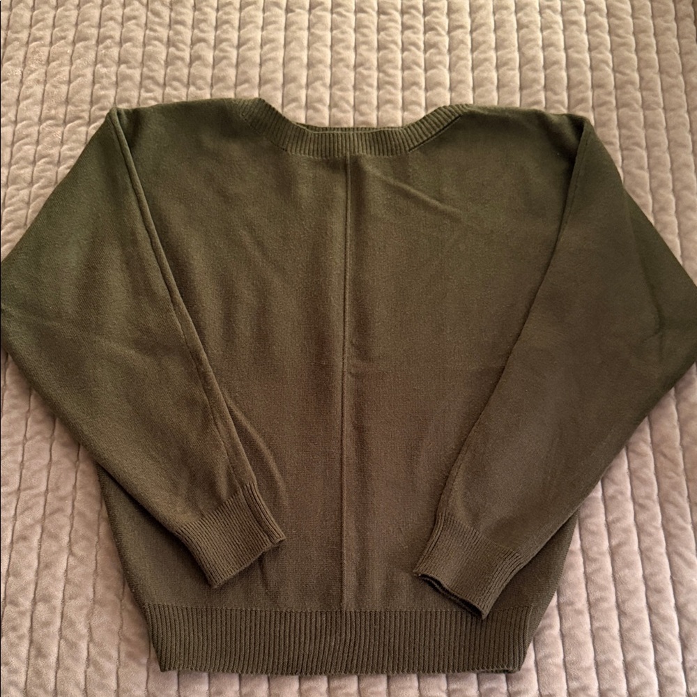 Tahari Forest Green Crew Neck Sweater